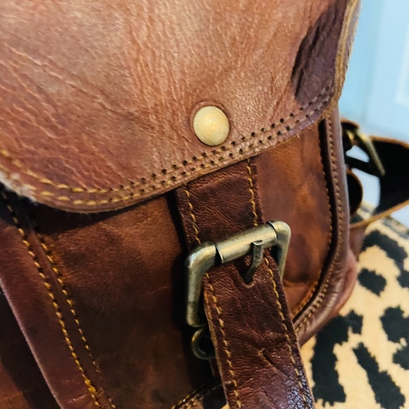 100% Genuine Leather Backpack/Rucksack (Unisex) - Picture 6 of 10